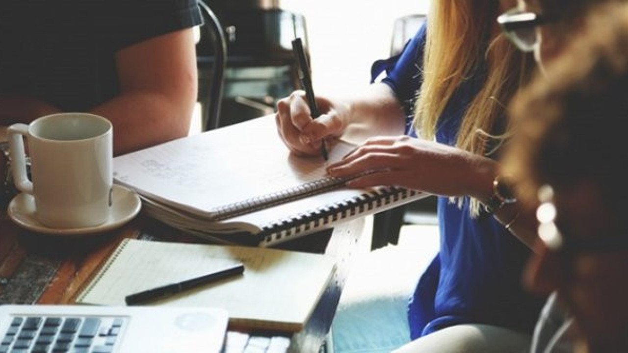 Kendi değil arkadaşı işten çıkarılsın diye şeytanın aklına gelmeyecek bir şey yaptı, işyerinde içtiğiniz kahveye dikkat