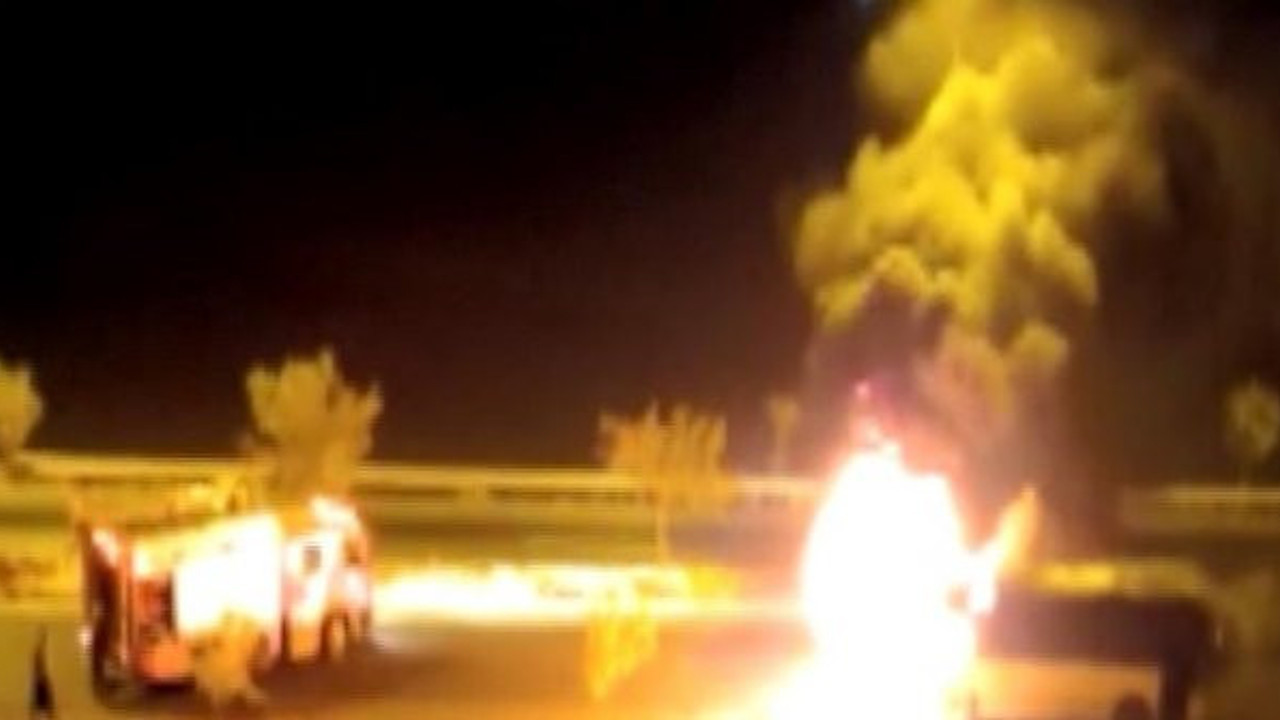 Otobüste diri diri yanacaklardı. Şanlıurfa'da otobüs yandı. 15 kişi son anda kurtuldu.