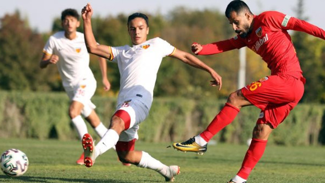 Kayserispor, U19 takımı ile hazırlık maçı yaptı