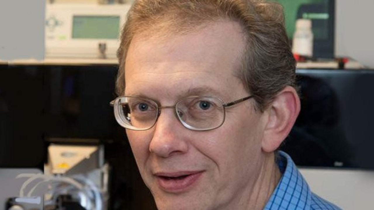 Cambridge Üniversitesi Profesörü korona virüsün sırrını açıkladı