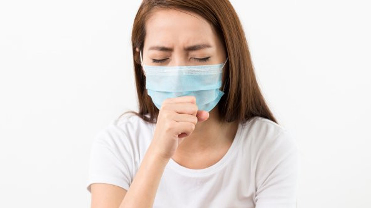 Prof. Dr. Mustafa Necmi İlhan koronada çok önemli detayı açıkladı: Ateş ve öksürük geri geliyor