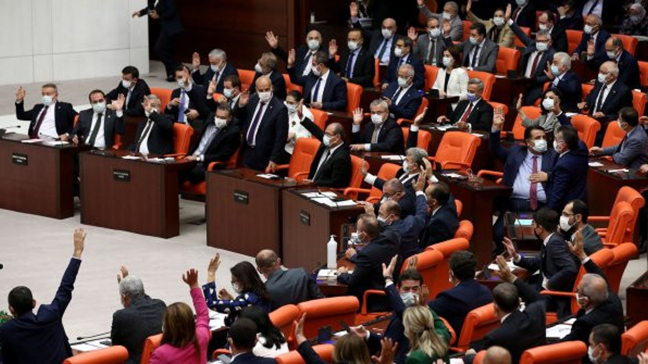 Suudi Arabistan'ın Türk mallarına ambargosunun Meclis'te tartışılması için verilen önerge AKP ve MHP oylarıyla reddedildi