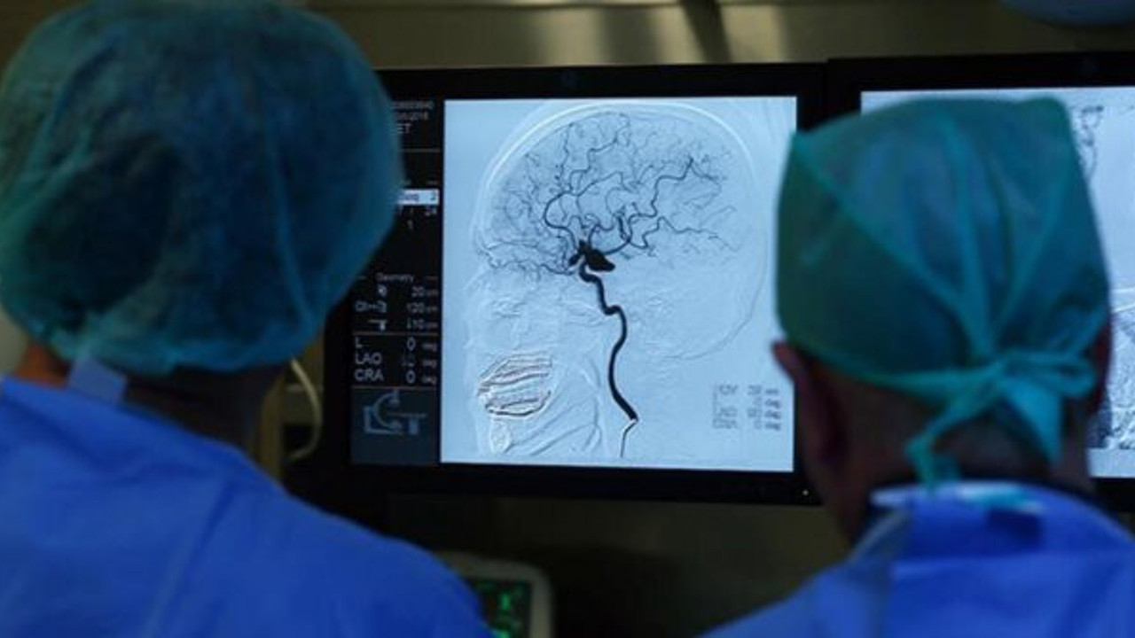 Koronanın ölümcül yan etkilerine bir yenisi daha eklendi. Belirtisiz geçirenlerde risk daha fazla