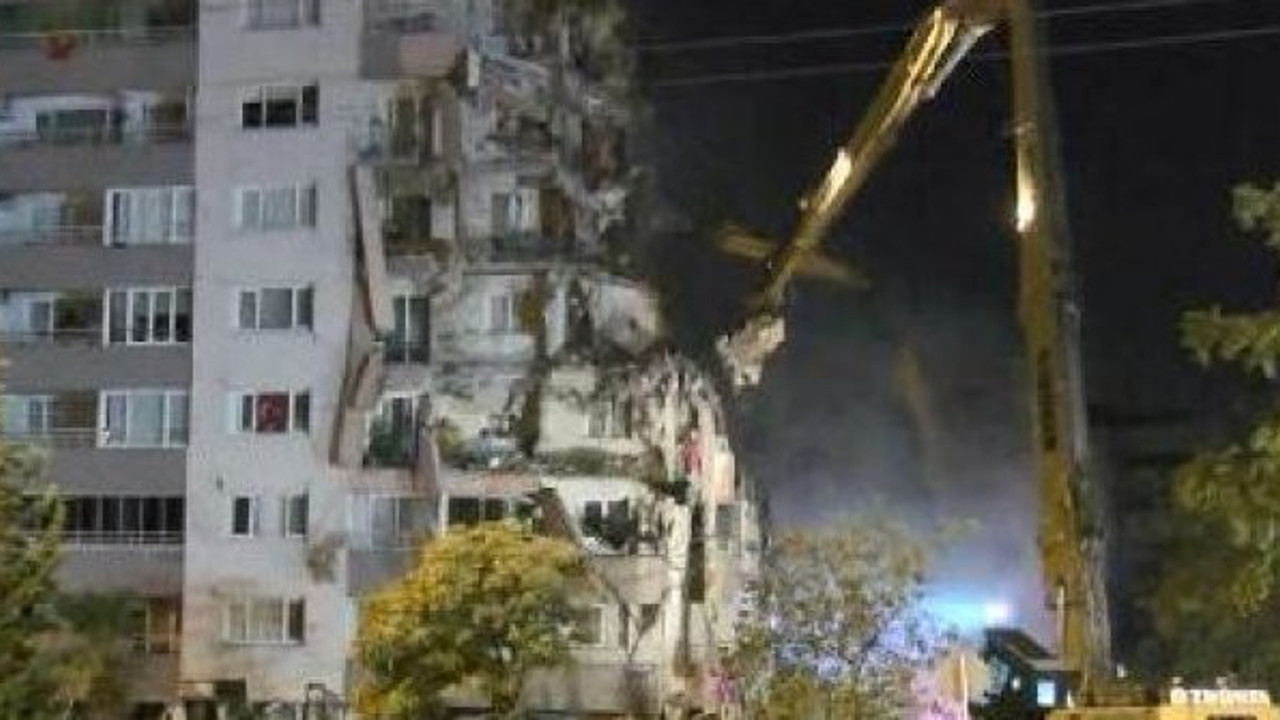 Bayraklı Belediyesi binaların yıkılacağını 10 yıl önce bakanlığa raporlamış. CHP heyeti skandalı ortaya çıkardı