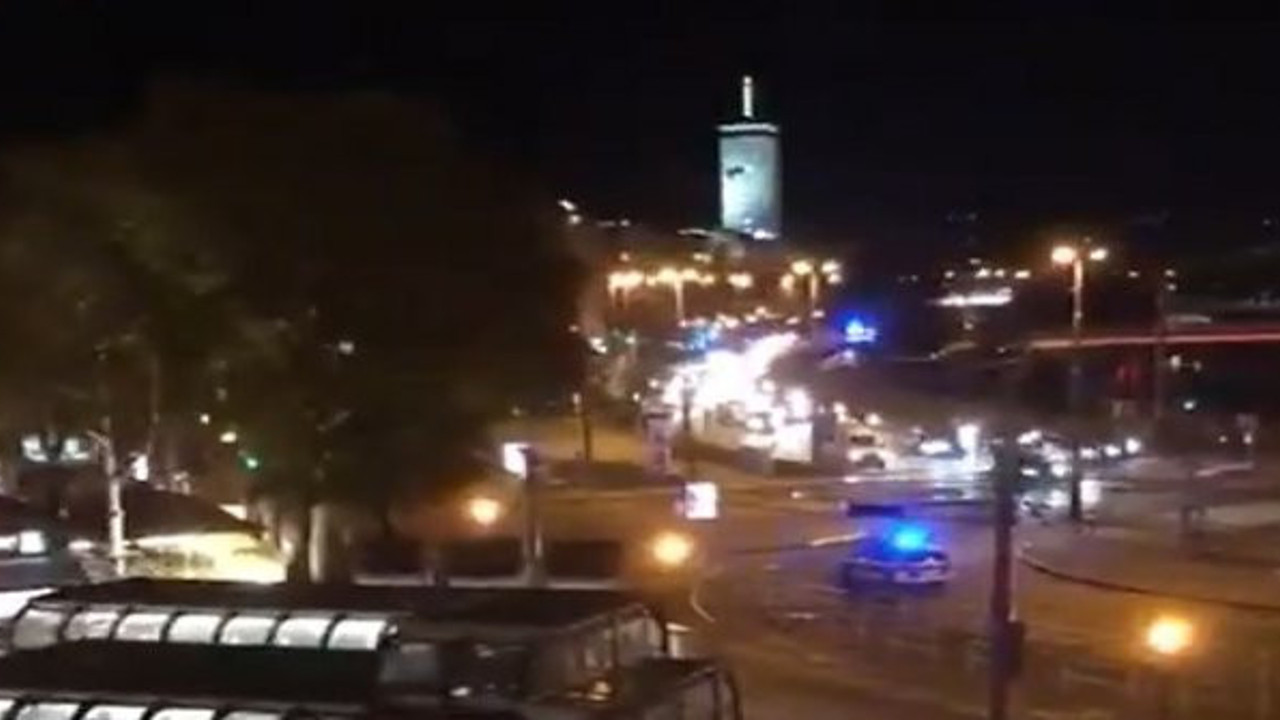 Avusturya'da Sinagog yakınlarında silahlı saldırı. Viyana Büyükelçisi Türk vatandaşlarını uyardı