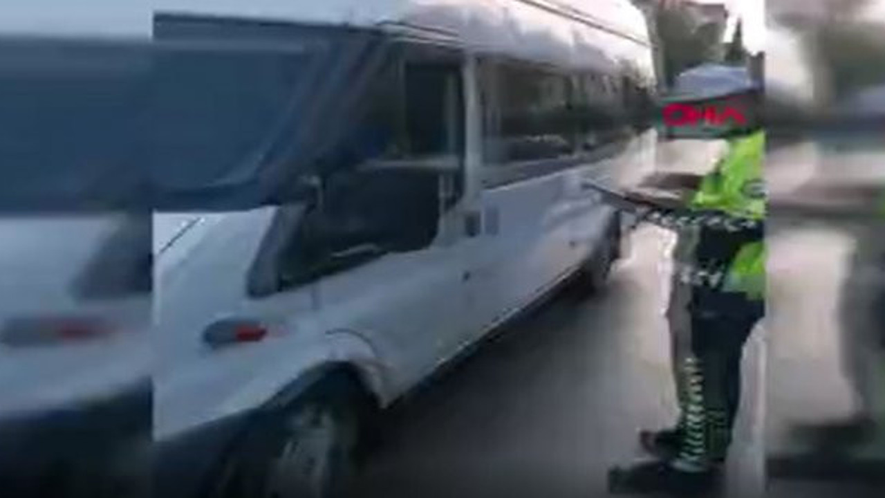 15 kişilik minibüsten çıkan yolcu sayısı polisleri bile şaşkına çevirdi