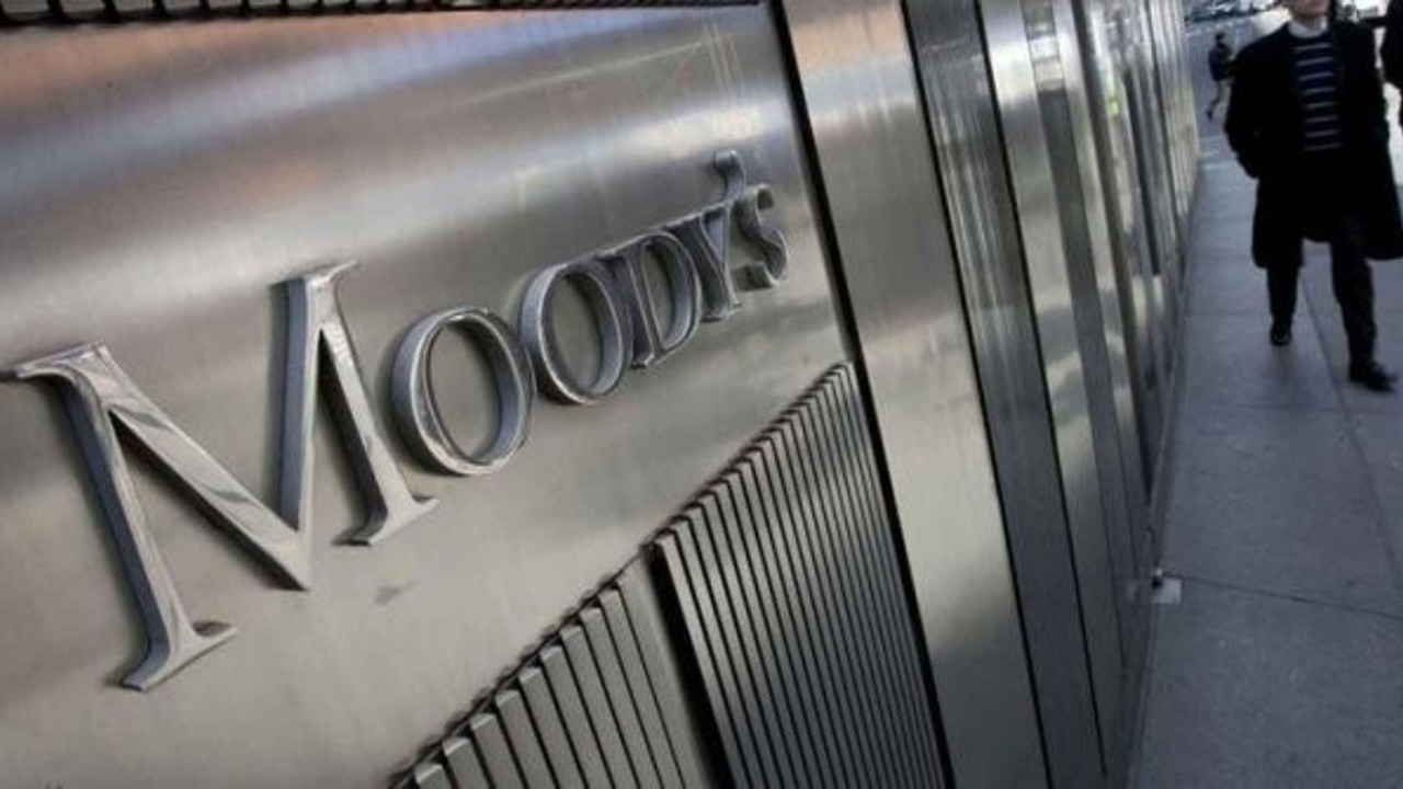 Moody's Yunanistan'ın kredi notunu yükseltti