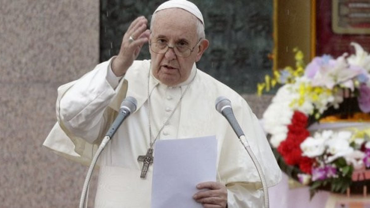 Papa'dan yapay zeka için ilginç dua isteği