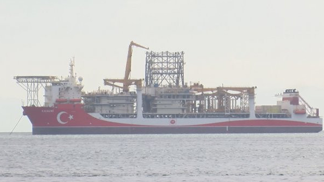 Kanuni Sondaj Gemisi Yenikapı açıklarında