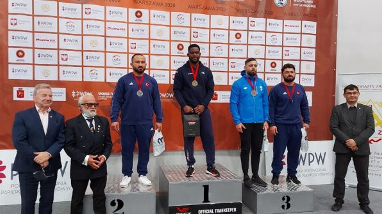 Milli güreşçiler Polonya'da üç stilde 34 madalya aldı