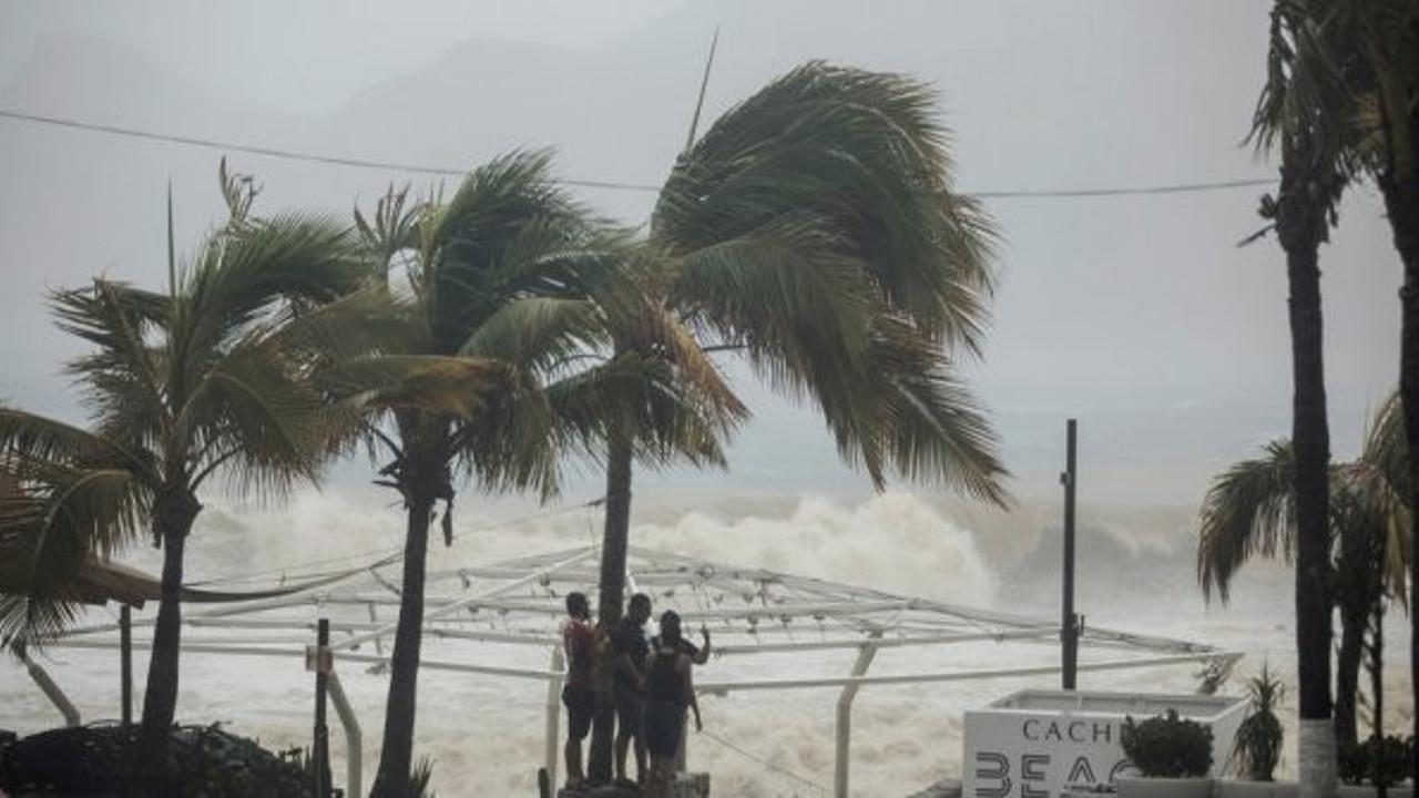 Sel felaketi 9 can aldı