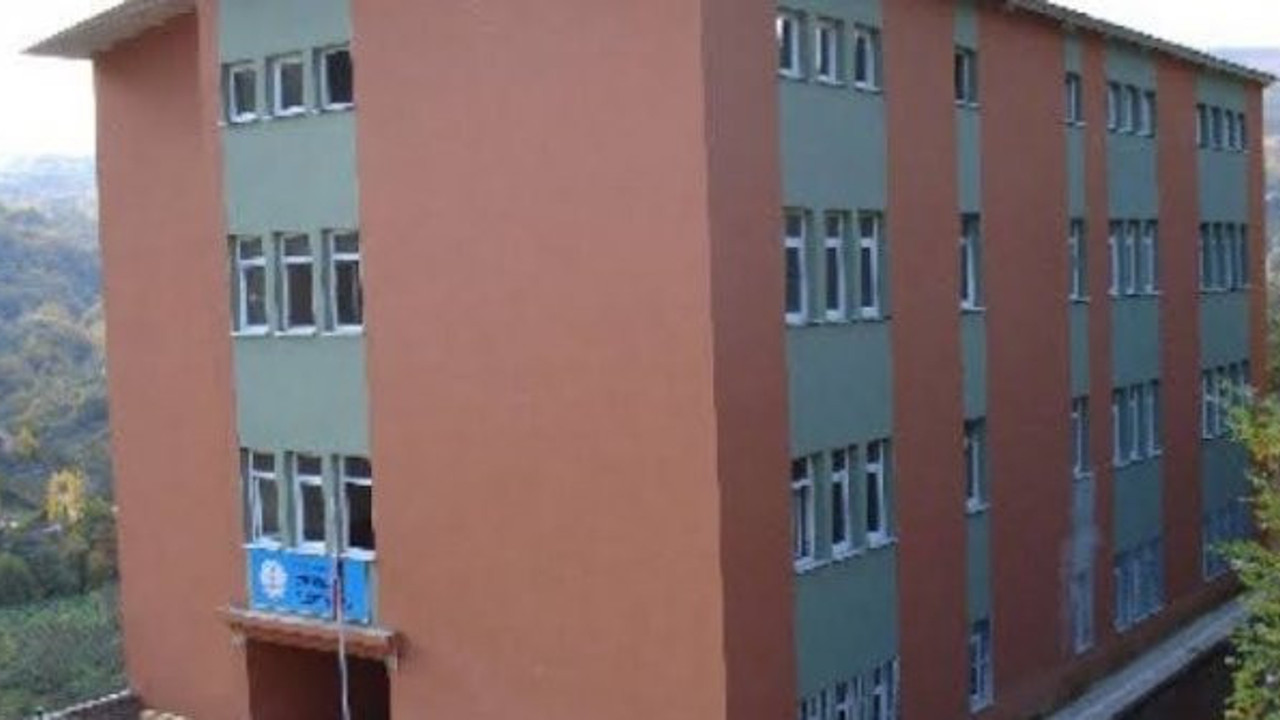 Öğretmende korona virüs çıkınca eğitime 4 gün ara verildi