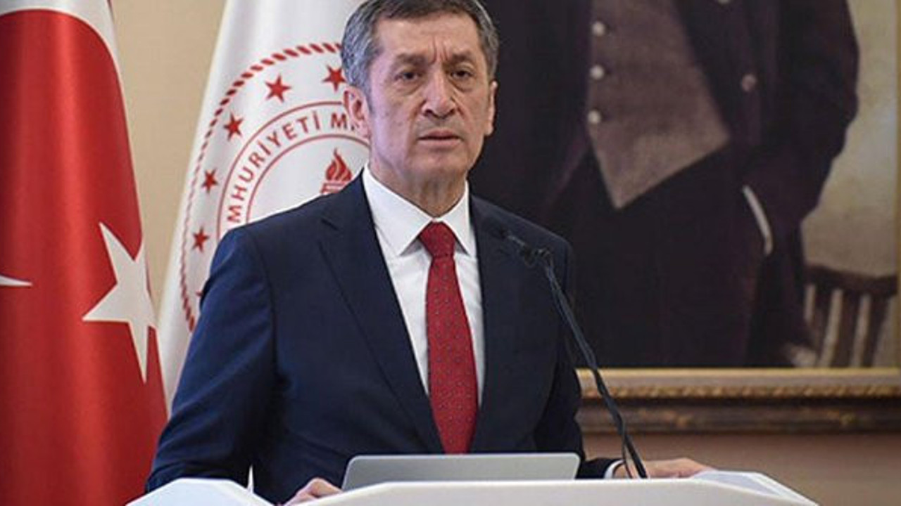 Milli Eğitim Bakanı Ziya Selçuk yüz yüze eğitimle ilgili yeni planı açıkladı. Bütün öğretmenleri ve öğrencileri ilgilendiriyor