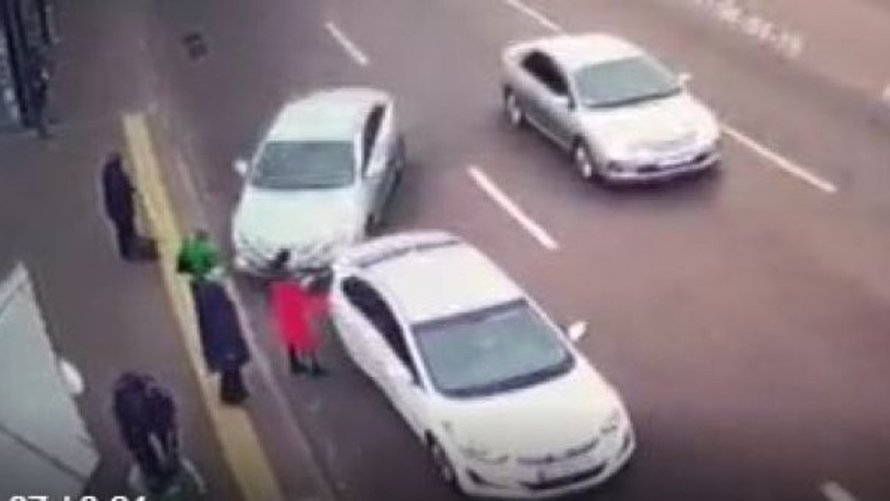 Uyuyan şoför durağa daldı. İşte dehşet anları