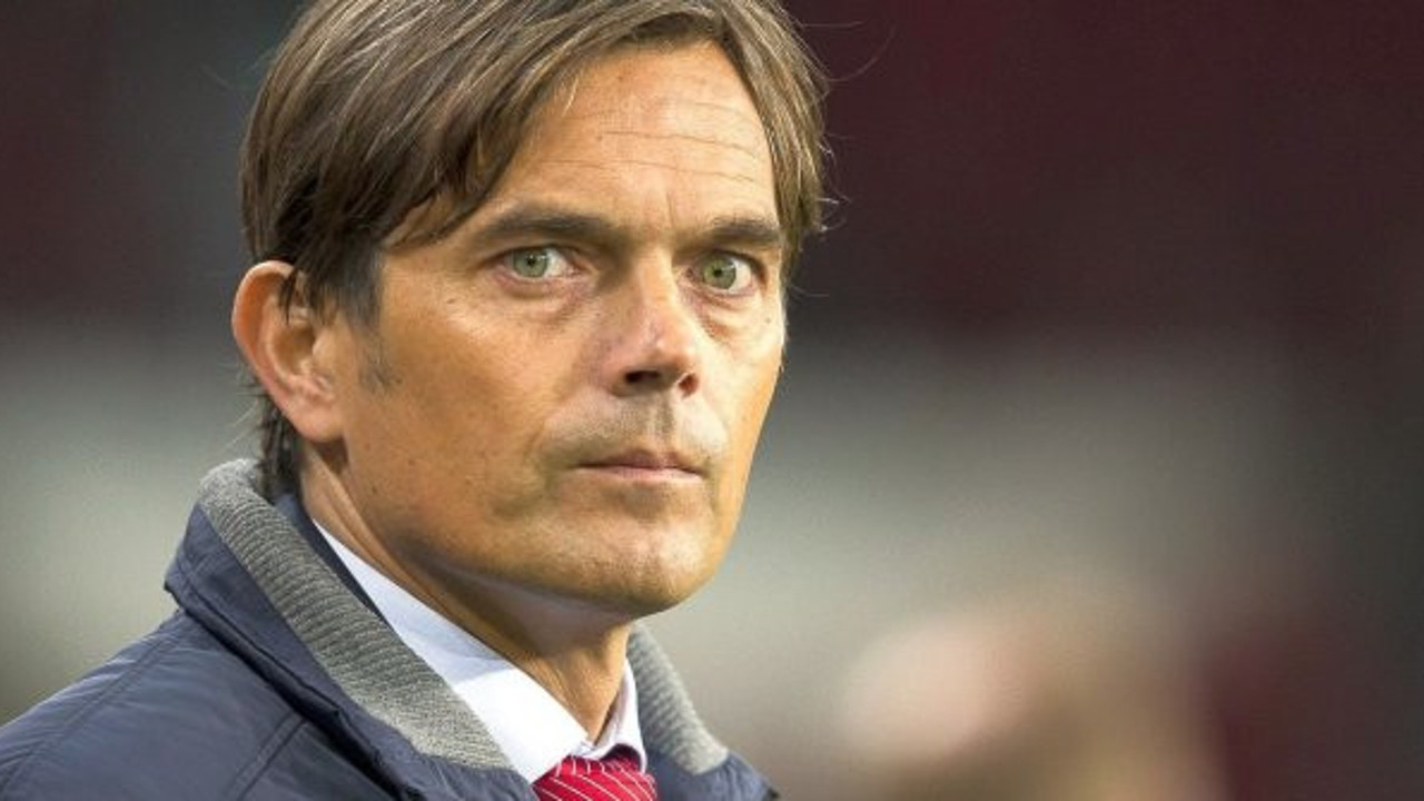 İngiltere'de de başarılı olamayan Cocu, takımdan gönderildi