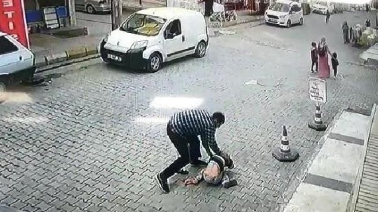 Ellerin kırılsın ne istedin küçük çocuktan. Vicdansız adam. İnsanlığın geldiği son nokta