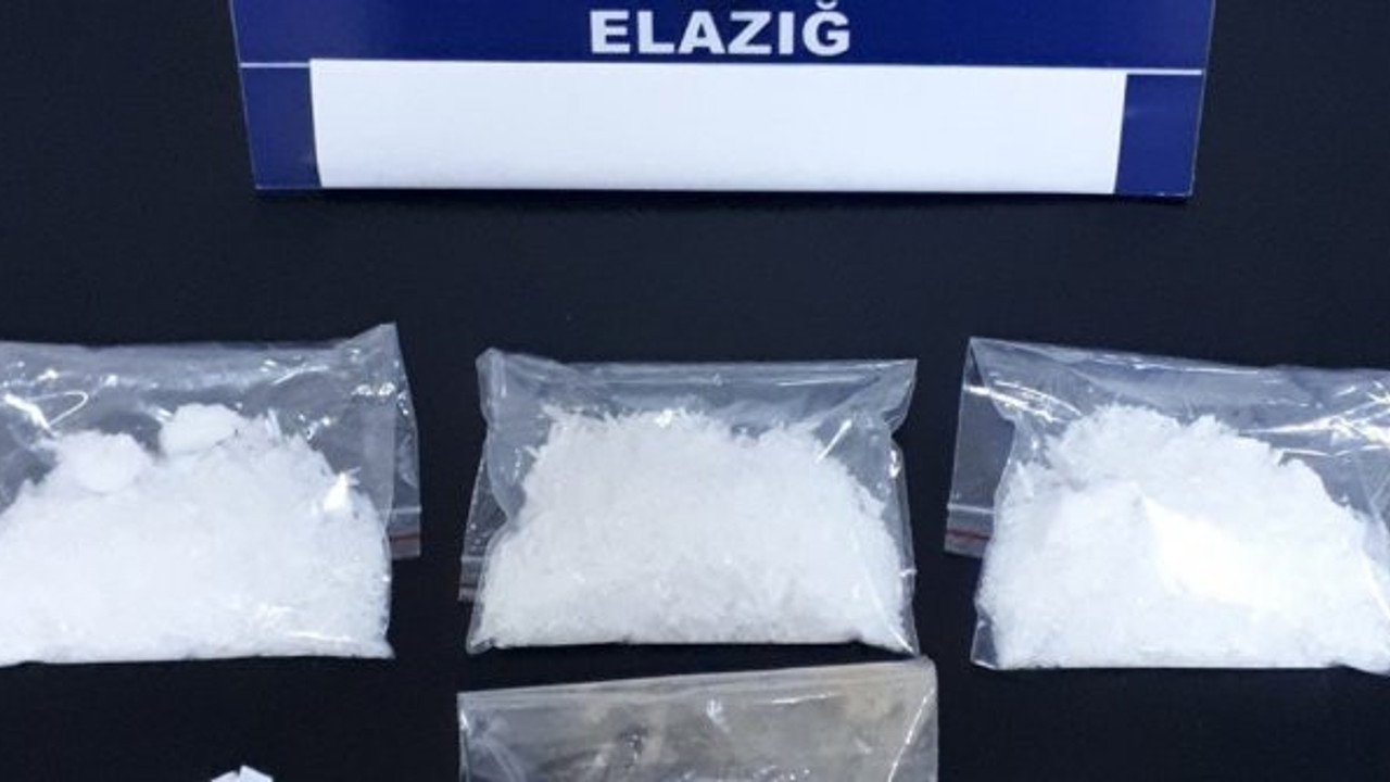 Elazığ'da polis ekipleri uyuşturucunun saklandığı yeri görünce şok oldu