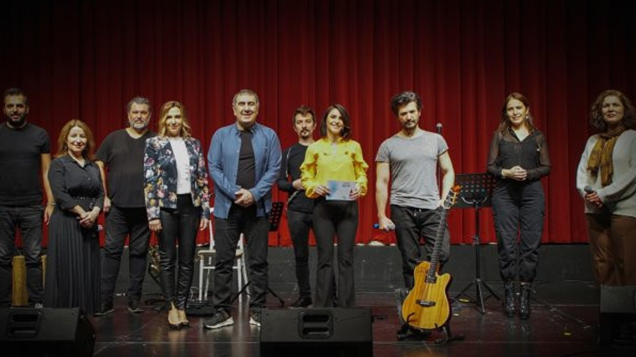 Sağlık çalışanları ile müzisyenler "Acil Müzik"le aynı sahneyi paylaşacak