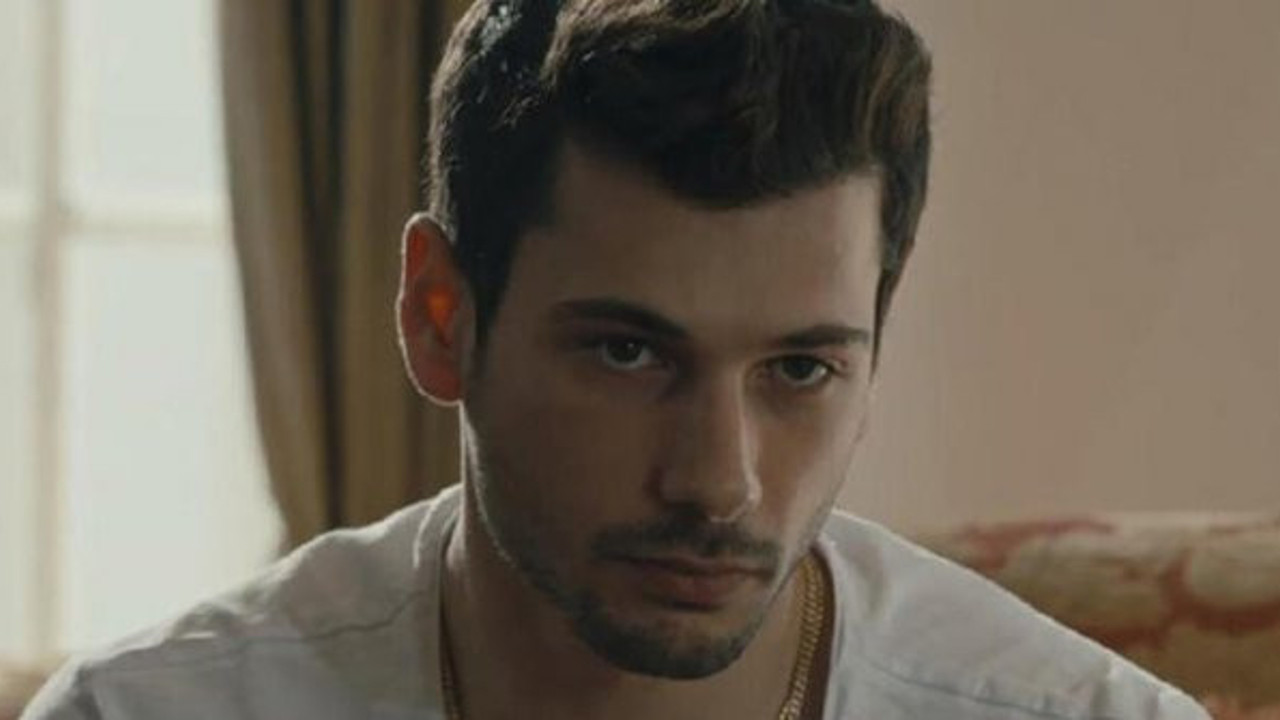 Menajerimi Ara dizisinde yine korona şoku. Başrol oyuncusu Deniz Can Aktaş’ın testi pozitif çıktı