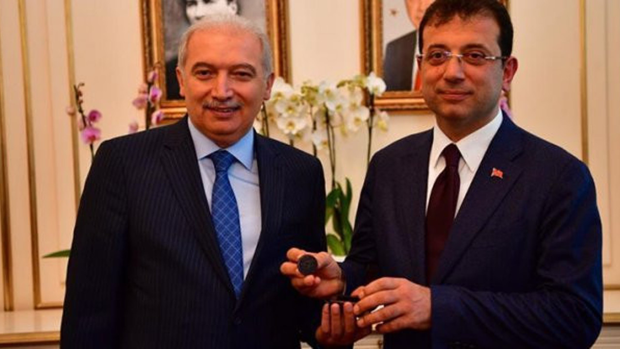 İBB'yi milyonluk zarara uğratan AKP'li Mevlüt Uysal’a ödül gibi koltuk verildi, Ekrem İmamoğlu'na afiş astırdı diye inceleme başlatılmıştı