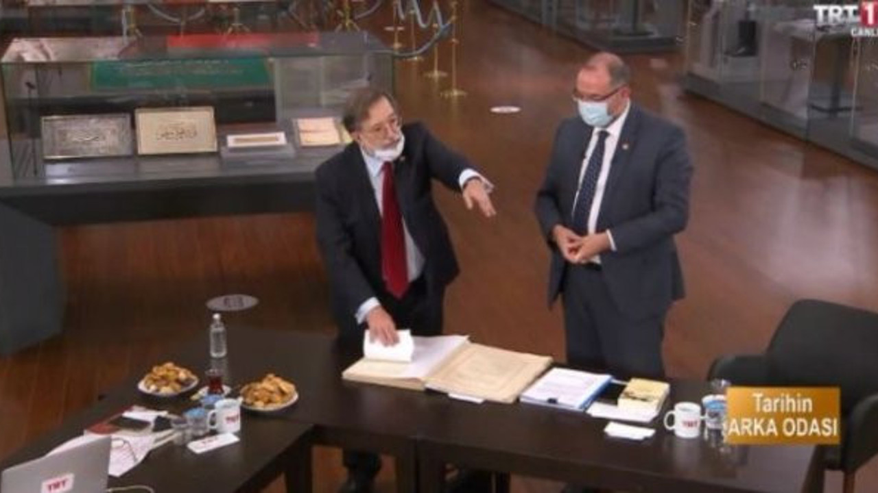 Tarihçi Murat Bardakçı TRT 1 canlı yayınında 83 milyonu trolledi. Sevr Antlaşması’nı böyle yırttı(!)