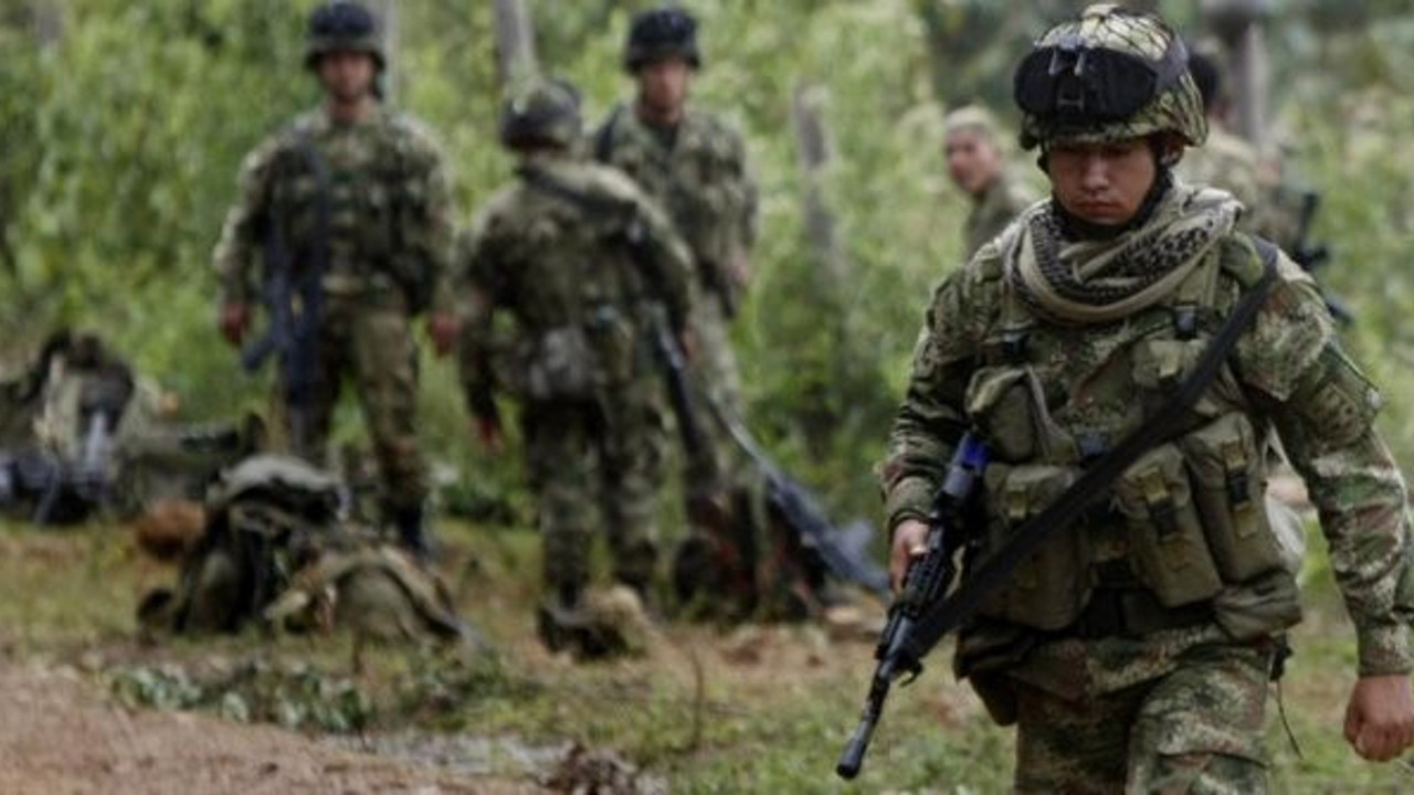 2 silahlı saldırıda 13 kişi öldürüldü