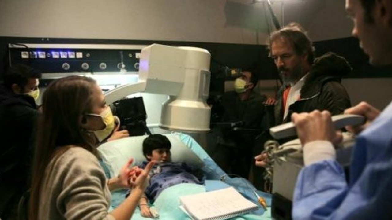 Ünlü oyuncu Timuçin Esen koronayı yendi, hekimoğlu setine geri döndü