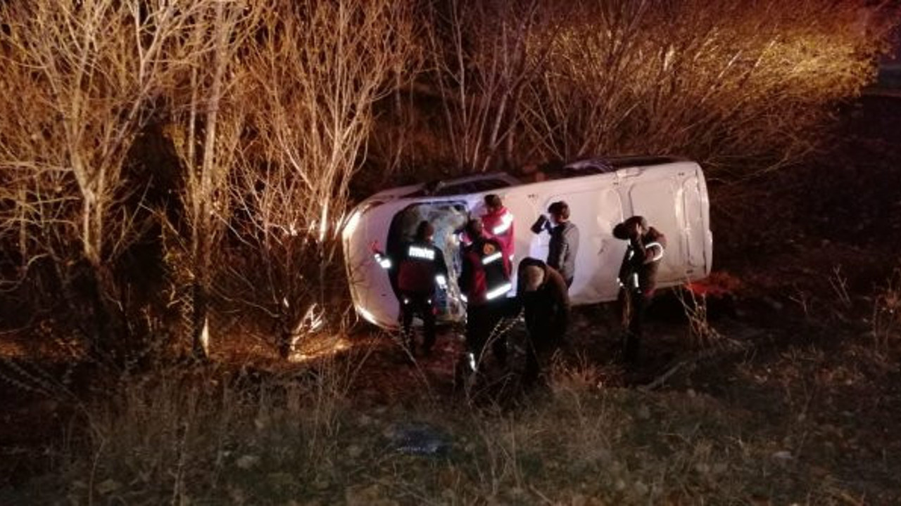 Ağrı'da 17 kişinin yaralandığı kazada 7 göçmen kaçtı