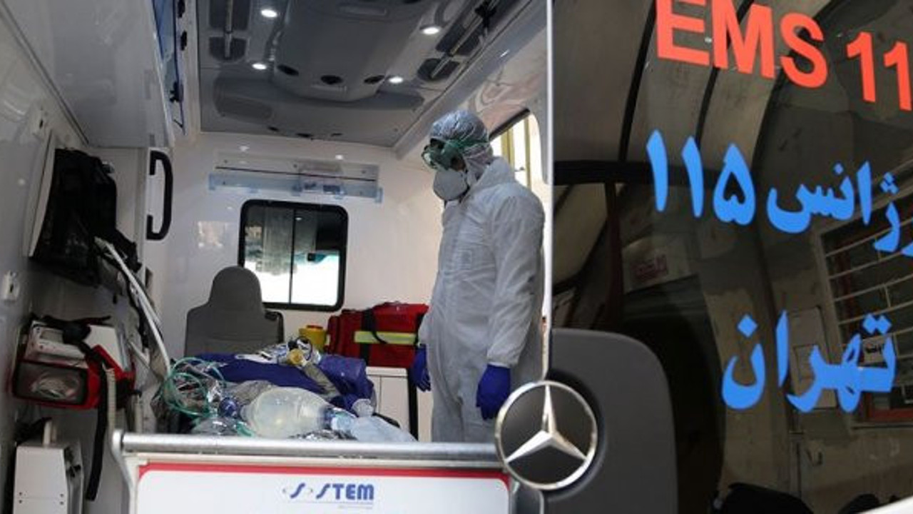 İran'da son 24 saatte 483 kişi koronadan hayatını kaybetti