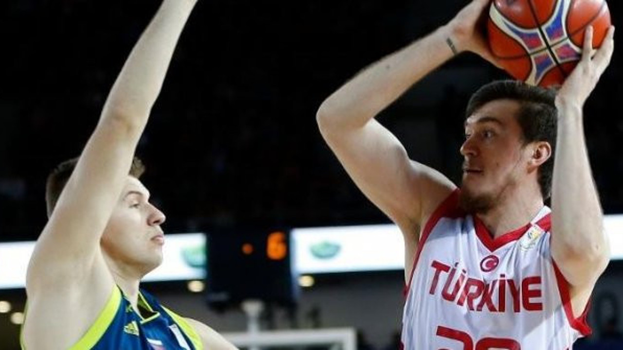 A Milli Basketbol Takımı'nın rakibi Hırvatistan. Potada 966. milli mesai