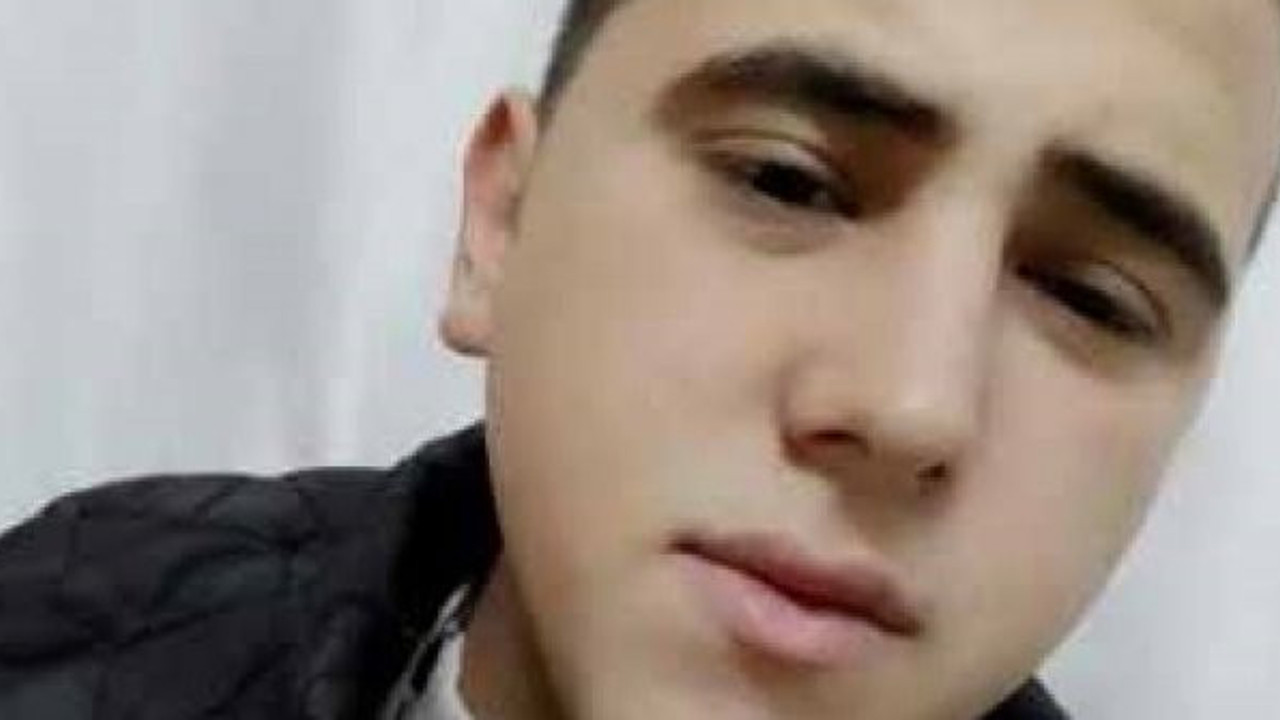 İki otomobil birden çarpan talihsiz genç kurtarılamadı