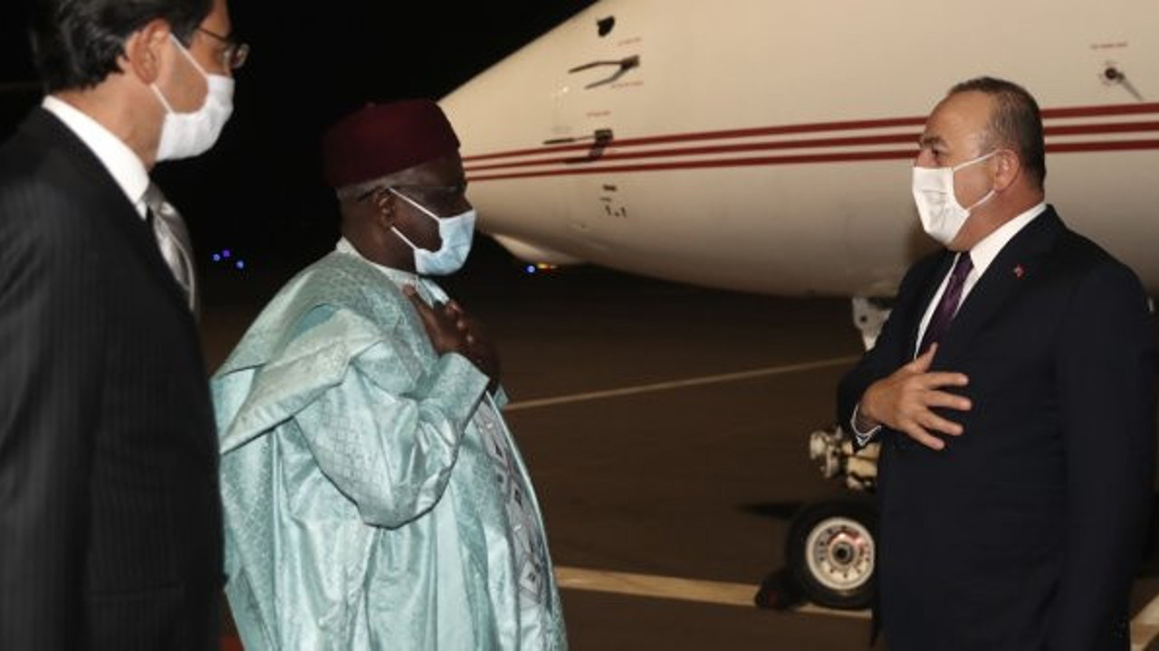 Dışişleri Bakanı Mevlüt Çavuşoğlu'nu Kalla Ankourao karşıladı