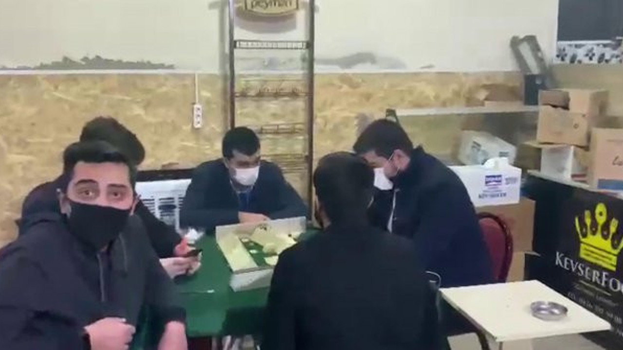 Nargileli okey keyfine polis baskını