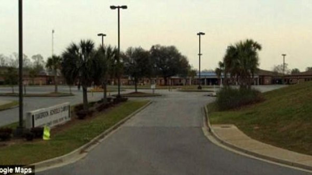 ABD'de çılgına dönen baba koşa koşa polise gitti. Kadın öğretmen kız öğrencisine iğrenç mesaj