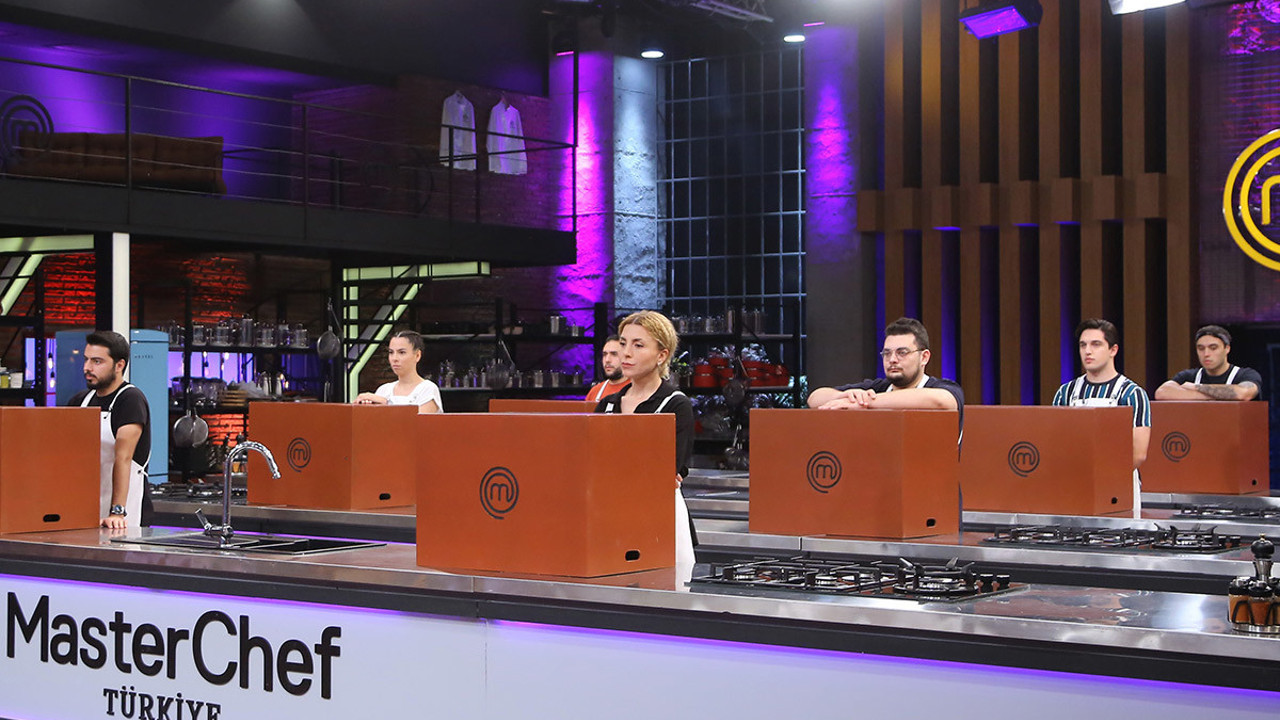 MasterChef Türkiye’de kaptanlık oyununu kim kazandı. 30 Kasım MasterChef Türkiye’de yeni takımlar belli oldu. Barbaros korkuttu