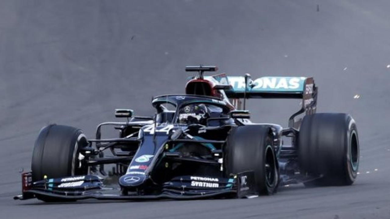 Formula 1 pilotu Lewis Hamilton korona virüse yakalandı