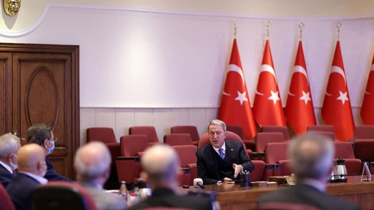 Bakanı Akar: Orduyu 'satılmış' kelimesiyle yan yana koymak akla ziyan bir husus