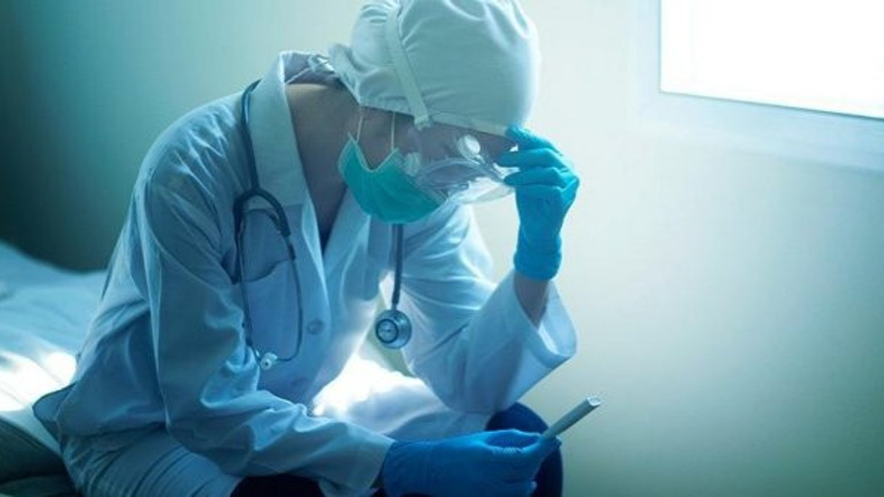 Bu ay 63 sağlık çalışanı koronaya yenik düştü