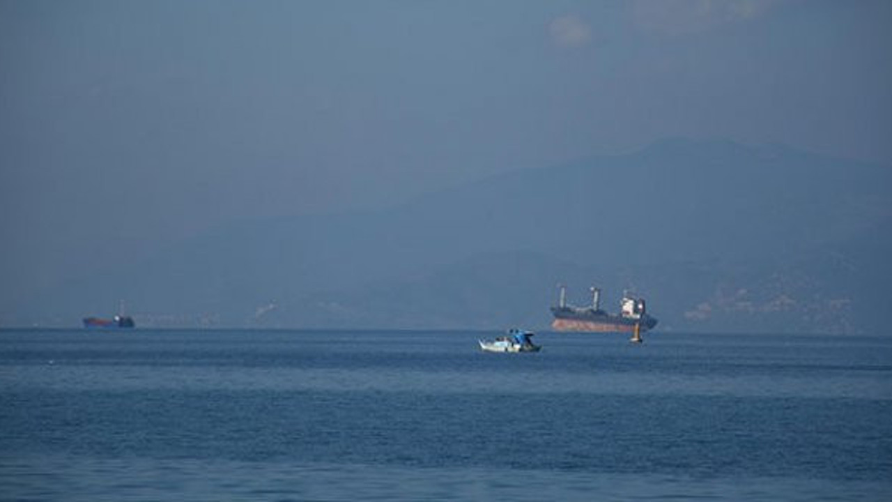 Kuşadası açıklarında 2 kuru yük gemisi çarpıştı