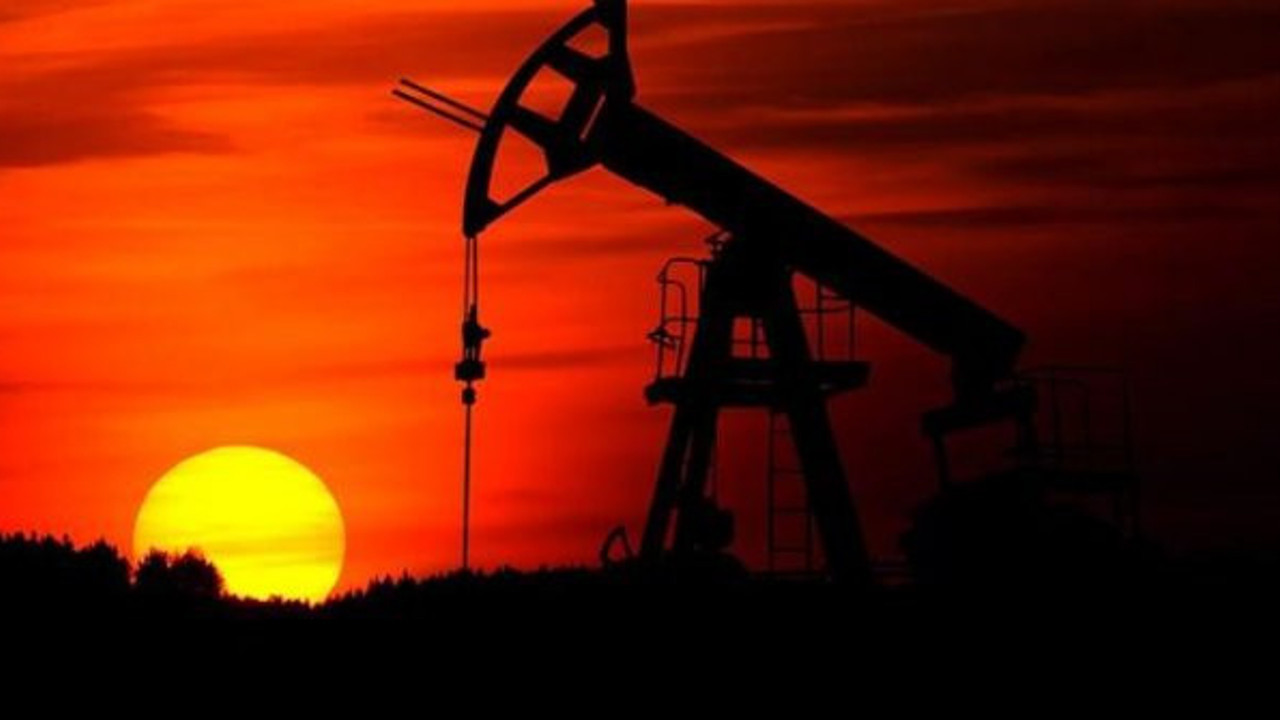 Petrol fiyatları aşının yaygınlaşmasını bekliyor