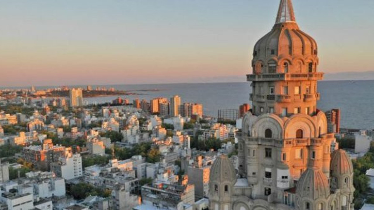 Bir ülke yasta. Eski devlet başkanı öldü