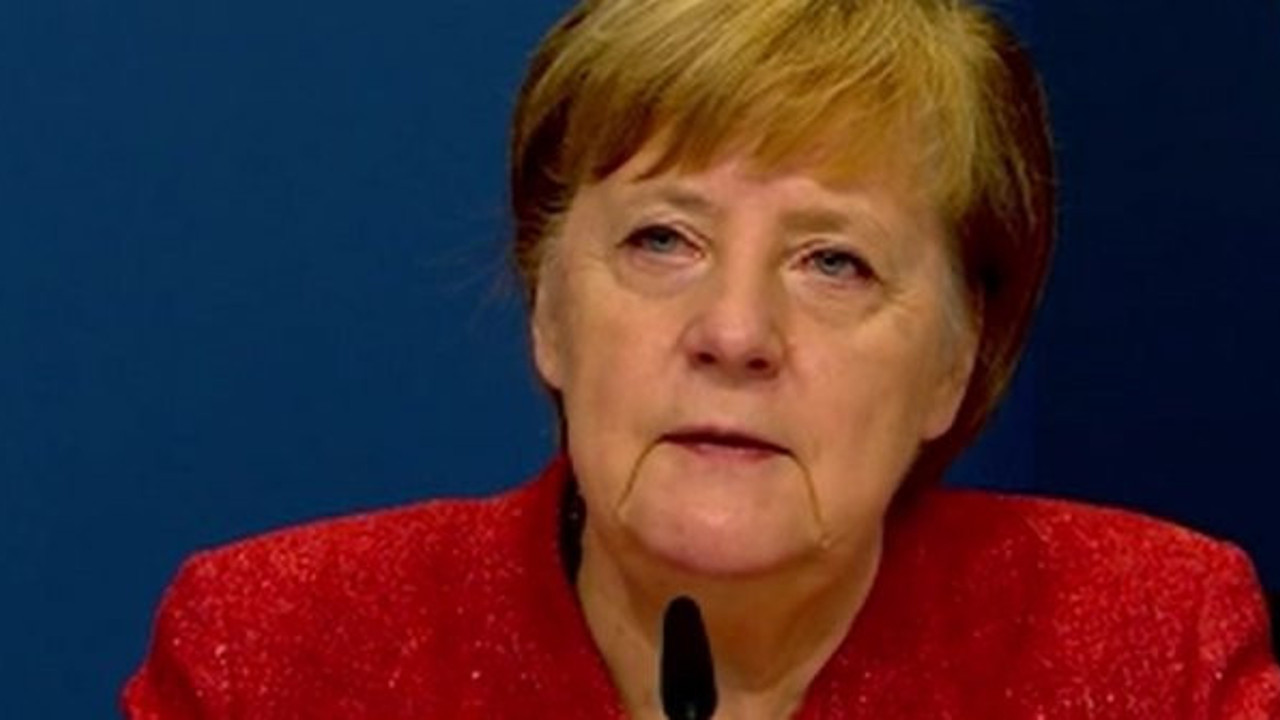 Merkel'den Şahin ve Türeci'ye övgü