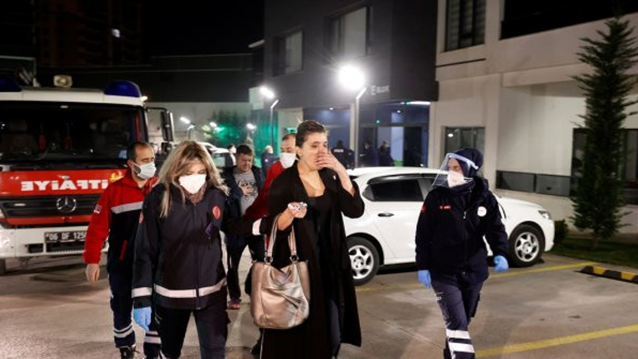 Camlar patladı sokaklara fırladılar. Başkent bir anda alarma geçti