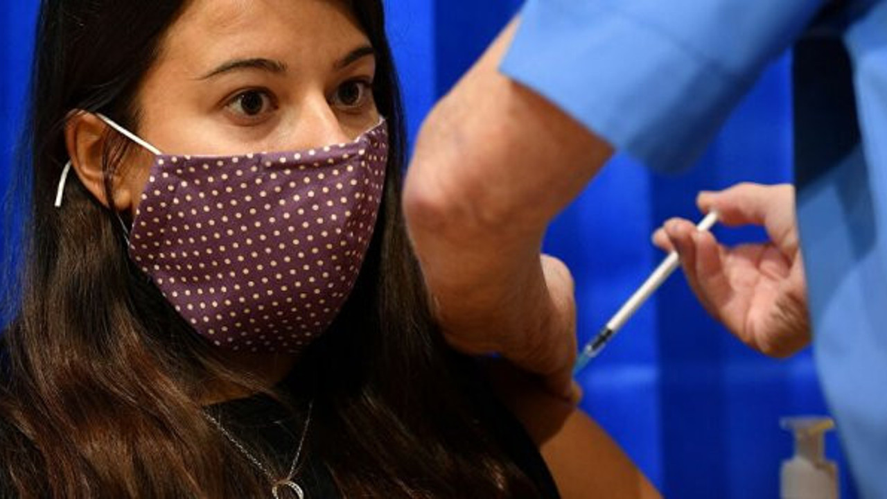 Yüzde 95’e kadar etkili denilen Pfizer-Biontech’in korona virüs aşısıyla ilgili doz uyarısı, Pfizer CEO’su açıkladı