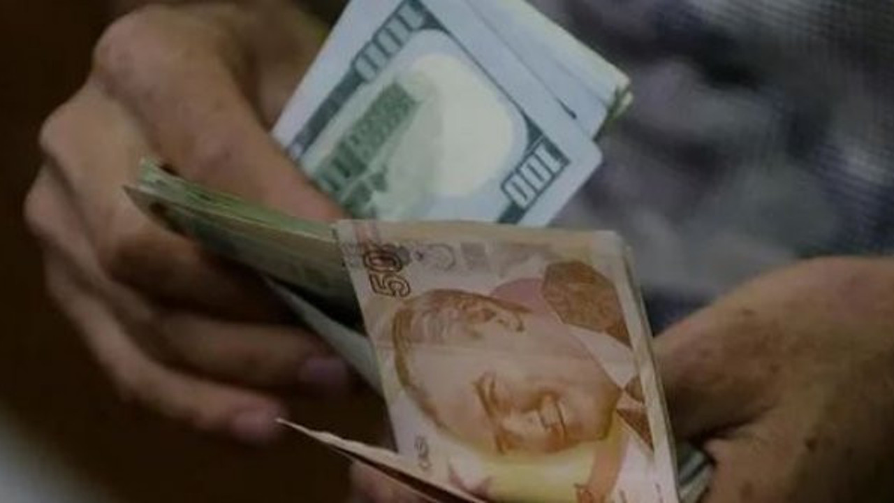 Asgari ücret 10 yıl sonra 300 doların altına indi