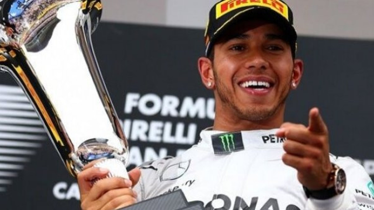 Formula 1 pilotu Lewis Hamilton’dan sevindiren haber