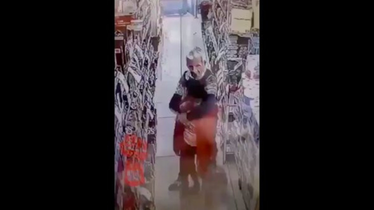 İstanbul’da markette büyük rezillik: Yakalayın bu adamı!