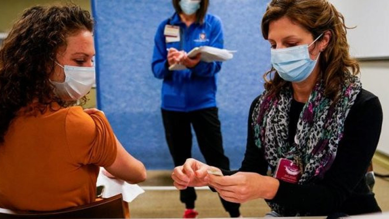 Bilim insanından flaş açıklama. Aşıda 21 gün sonra ortaya çıkan gerçeği böyle duyurdu