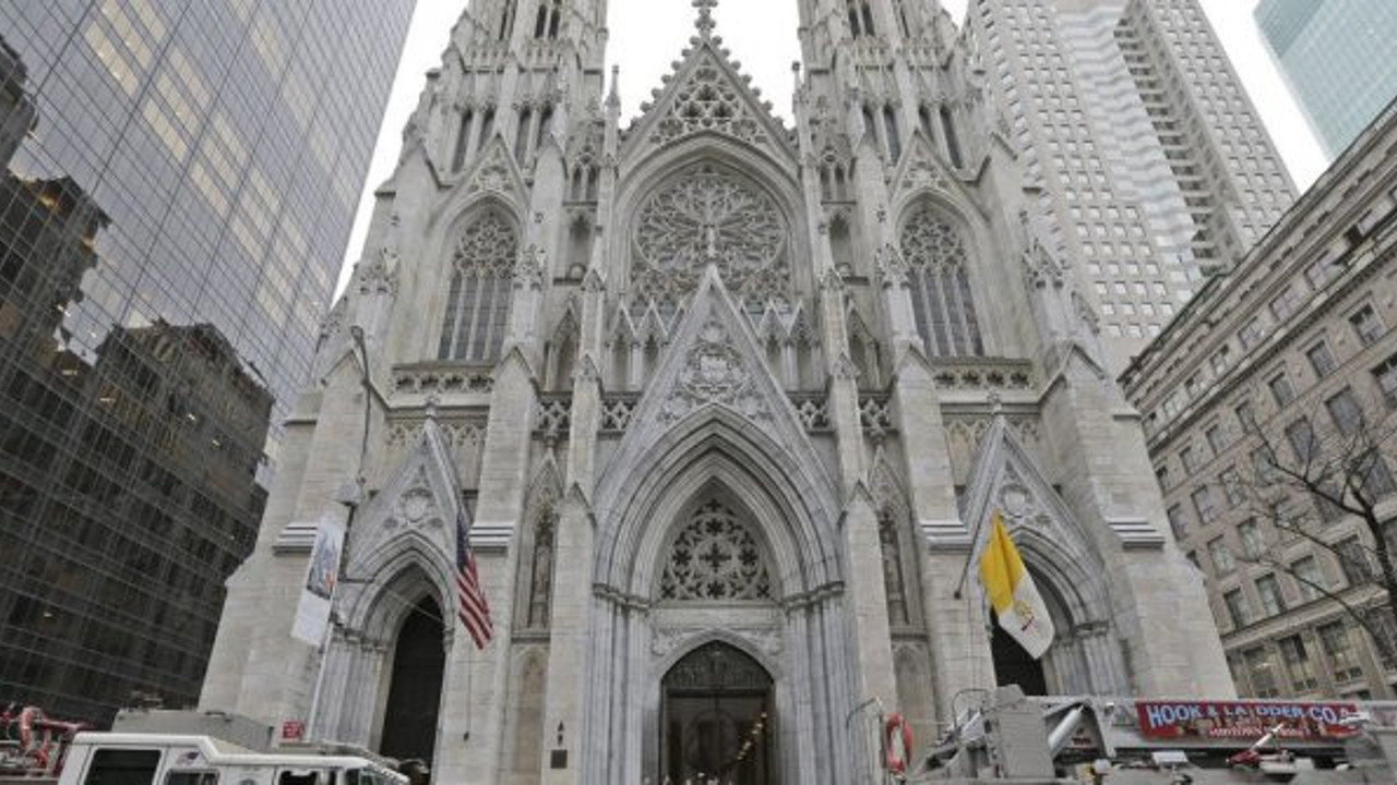 New York'ta katedralde silahlı saldırı