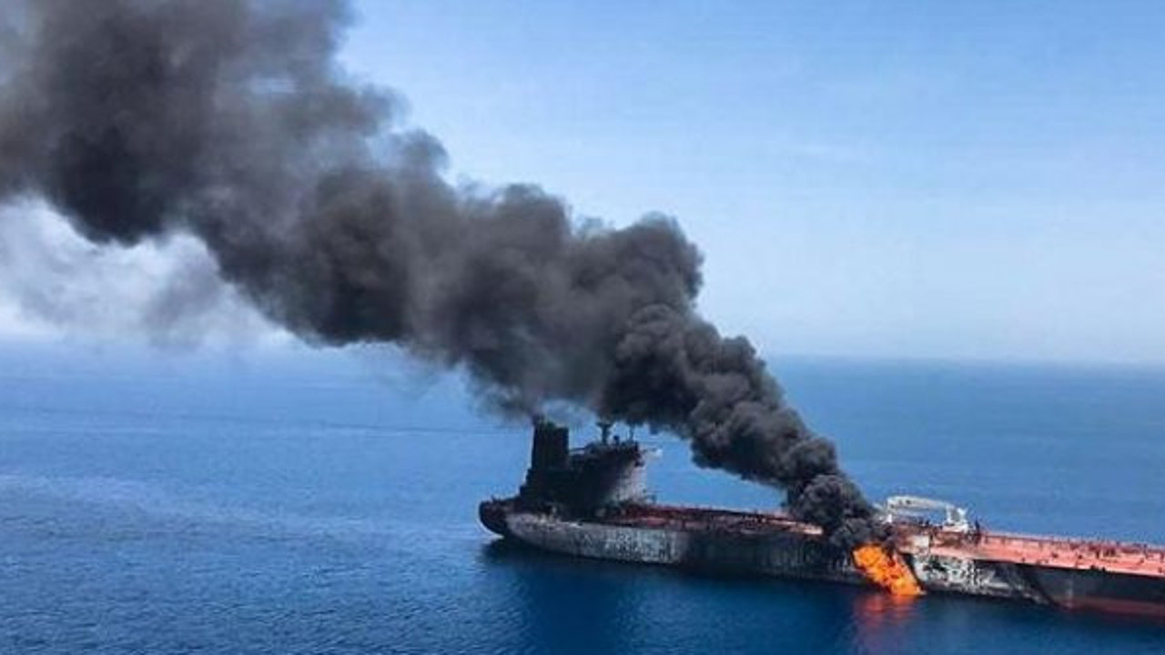 Cidde limanında petrol tankerinde patlama!